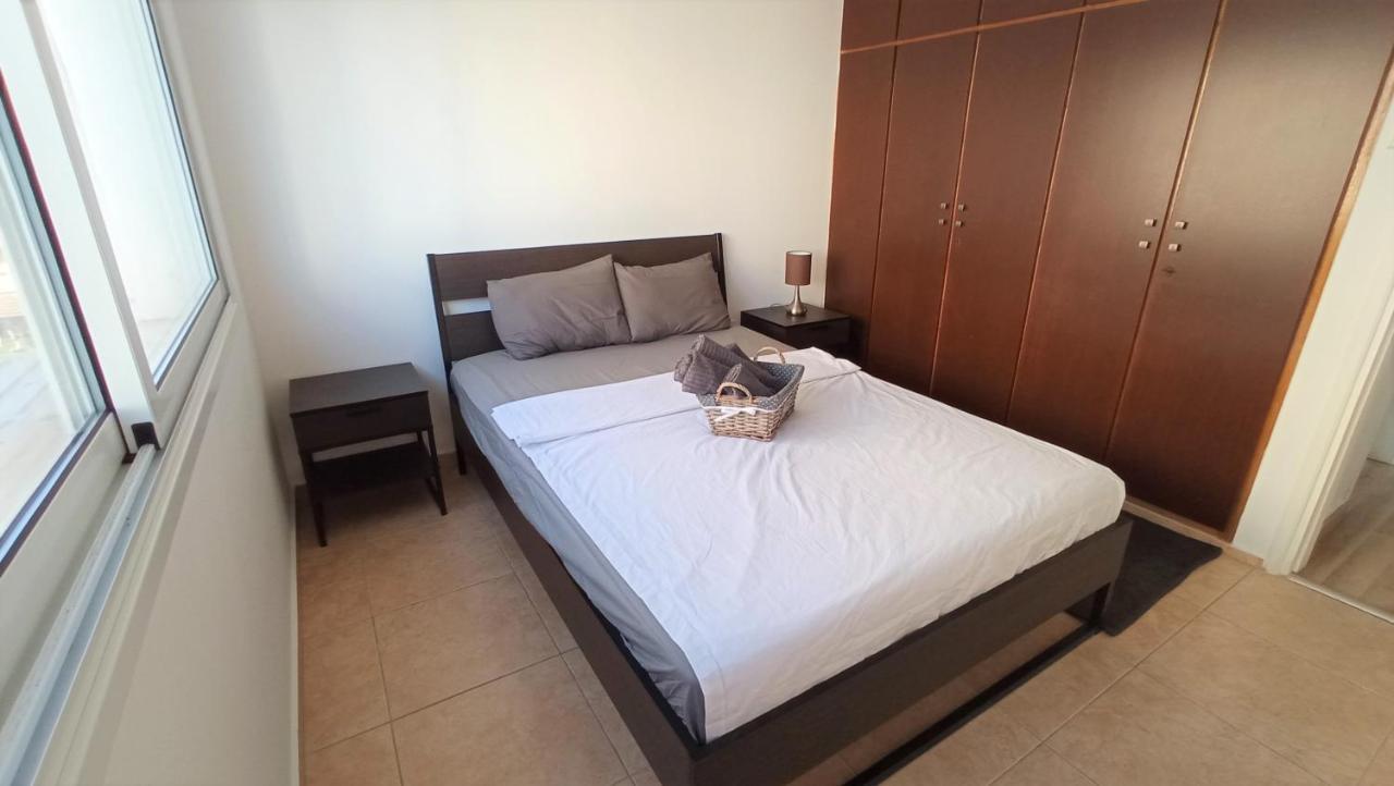 5 Min To The Beach Holiday Shared Apartment Incl Netflix - Private Room In 3 Bdr Apt Larnaca Exterior photo